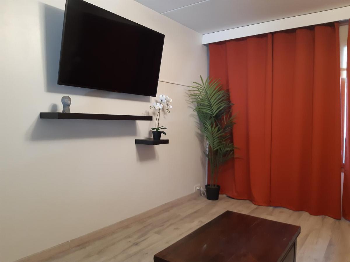 Keskustan Kaksio Parvekkeella, Ilmastoitu. Apartment Savonlinna Ngoại thất bức ảnh